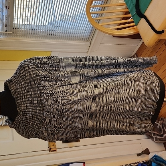 Womens ruffled neck sweater by Ashley & Rob size is large - Picture 6 of 8